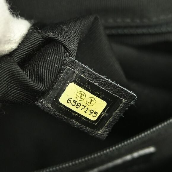 Chanel Surpique Zip Around Satchel Quilted Leather Black Leather Handbag - Picture 5 of 10